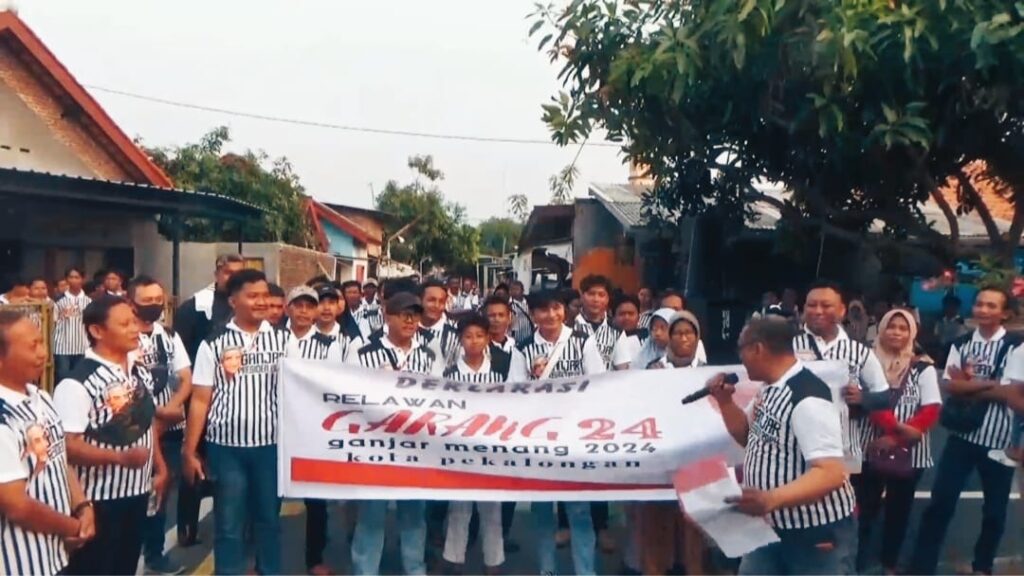 Kekompakan Relawan Garang Kota Pekalongan sosialisasikan Ganjar Pranowo Capres (Foto Hamzah/JATENG Updates)